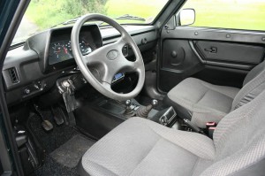Das Interieur des Lada 4x4