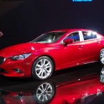 Mazda6 in Rot auf der Moskau Auto Show 2012