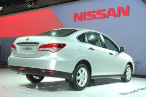 Nissan Almera 2012 in der Heckansicht