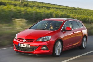 Der neue Opel Astra Sports Tourer in Rot