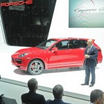 Porsche Cayenne GTS in Rot auf der Automesse Moskau 2012