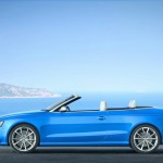 Blauer Audi RS 5 Cabriolet in der Seitenansicht
