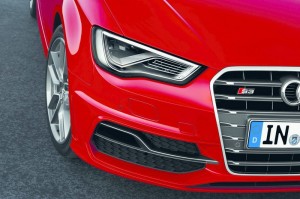 Die Scheinwerfer des Audi S3 2013