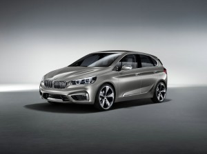 Grauer BMW Concept Active Tourer von vorne