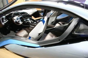 Die Fahrerseite BMW i8 Concept