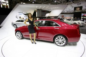 Roter Cadillac ATS auf dem Pariser Autosalon 2012