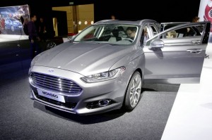 Ford Mondeo Kombi 2013 auf der Paris Motor Show