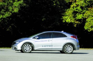 Honda Civic 1.6 i-DTEC in der Seitenansicht