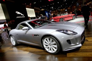 Jaguar F-Type auf dem Pariser Autosalon 2012