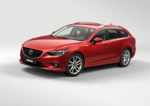 Neuer Mazda 6 als Kombi von der Seite