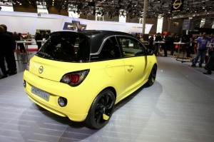 Opel Adam in Gelb auf dem Pariser Autosalon 2012