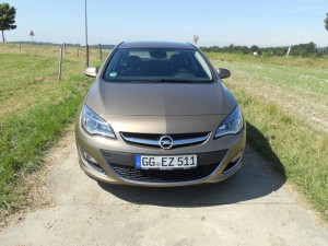 Opel Astra Limousine 2012 Frontpartie