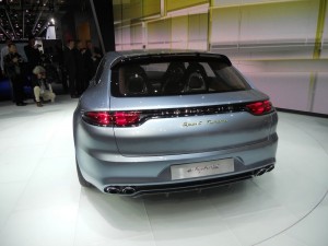 Die Heckansicht des Porsche Panamera Sport Turismo