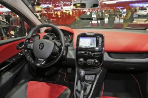 Das Cockpit des Renault Clio 2013