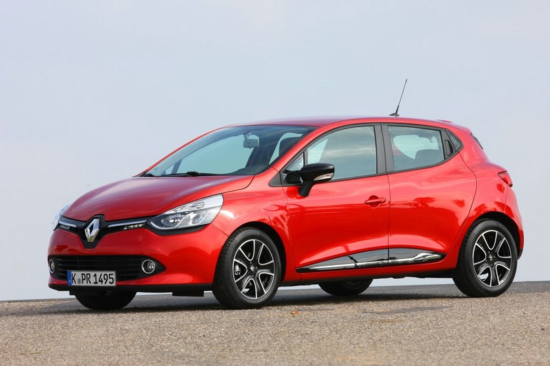 Neuer Renault Cliio in Rot in der Seitenansicht