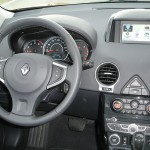 Das Cockpit des Renault Koleos dCi 150 4x4 - Farbdisplay
