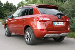 Renault Koleos dCi 150 4x4 in Rot in der Heckansicht