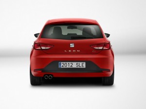 Die Heckpartie des Seat Leon in Rot