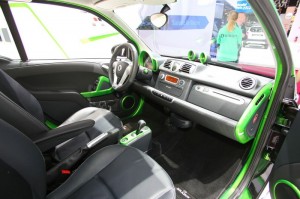 Der Innenraum des neuen Smart Brabus Electric Drive 2013