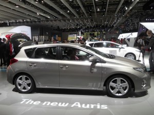 Toyota Auris 2013 in der Seitenansicht