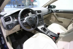 Das Innenraum - Interieur des Volkswagen Golf 7