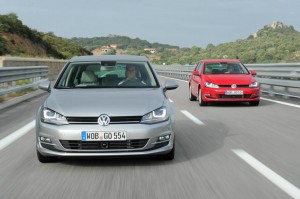 Der neue VW Golf in Silber und Rot