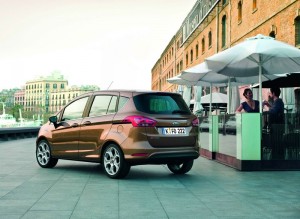 Der neue Ford B-Max präsentiert sich von hinten