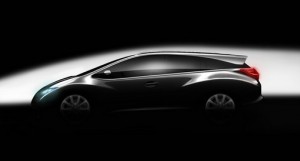 Honda Civic Kombi hier noch getarnt, wird 2013 als Konzept gezeigt werden