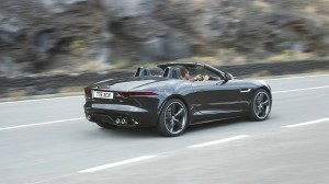 Schwarzer Jaguar F-Type kommt im Jahr 2013 auf den Markt
