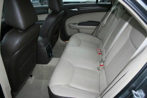 Innenraum: Lancias obere Mittelklassefahrzeug Thema als 3.0 CRD Executive