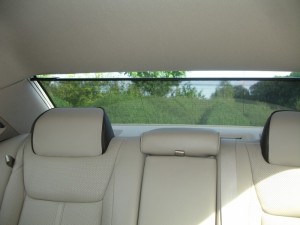 Das Sonnenschutzrollo im Lancia Thema 3.0 V6 CRD
