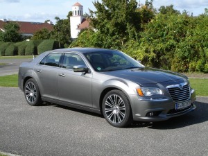 239 ps starker Lancia Thema 2012 im Test