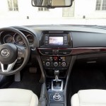 Das Cockpit des Mazda6 der neuesten Generation 2012