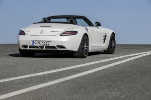 Weißer Mercedes-Benz SLS AMG GT 2012