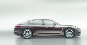 Porsche Panamera-Sonderserie Platinum Edition in der Seitenansicht