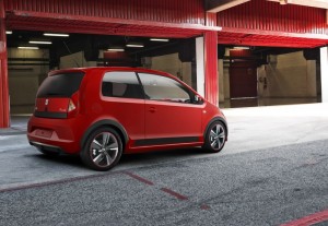 Tornado-Roter Seat Mii FR Concept in der Seitenansicht