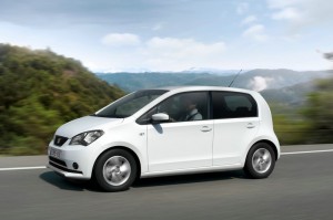 Seat Mii Viva in Weiss in der Seitenansicht