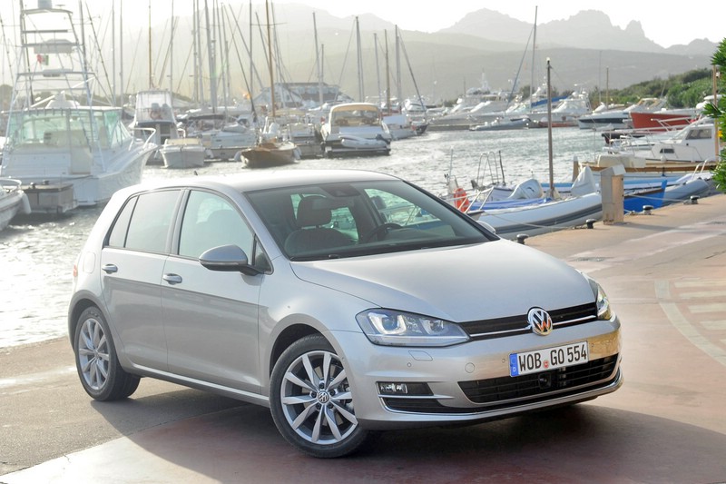 Der neue Volkswagen Golf in der Farbe Silber