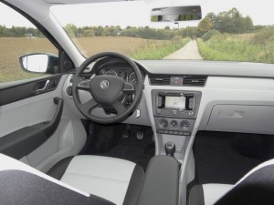 Das Armaturenbrett des Skoda Rapid