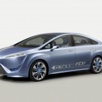 Toyota Brenstoffzellen-Fahrzeug in der Seitenansicht