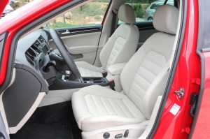Der Innenraum des VW Golf 7 Modelljahr 2013