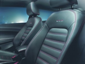 VW Scirocco GTS Sitze mit rote Ziernähten