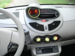 Die Mittelkonsole des Renault Twingo Liberty 1.2