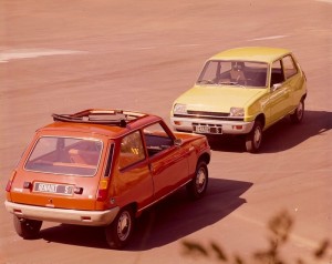 Renault R 5 in Gelb und in Rot