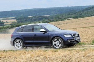 Audi Q5 in Dunkelblau