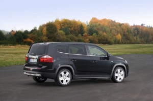 Chevrolet Orlando Bilder von der Seite