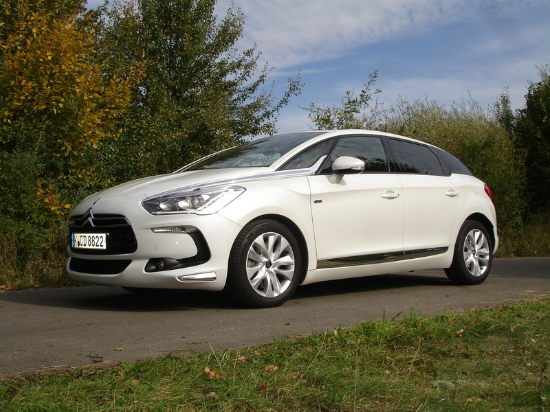 Testwagen Citroen DS5 Hybrid 4 in weiss