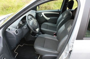 Der Fahrersitz des Dacia Logan MCV