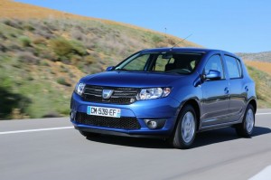 Dacia Sandero Stepway Modelljahr 2013 (Fahraufnahme)