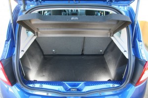 Der Kofferraum des Dacia Sandero Stepway 2013